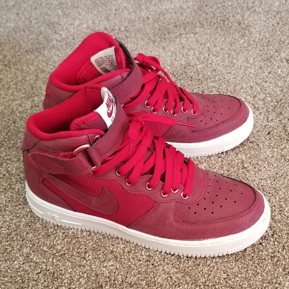 New ! Red Nike!! Air force 1 MID LV8 (GS) 6.5 NWT New ! Red Nike!! Air force 1 MID LV8 (GS) 6.5 NWT